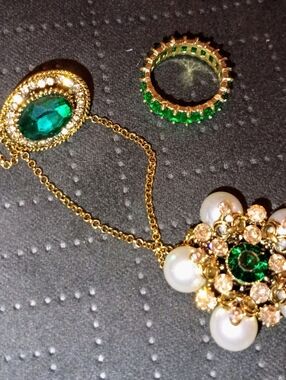 Emerald Green Ring Size 8.5 + Vintage Style Pearl Brooch Set 💚✨